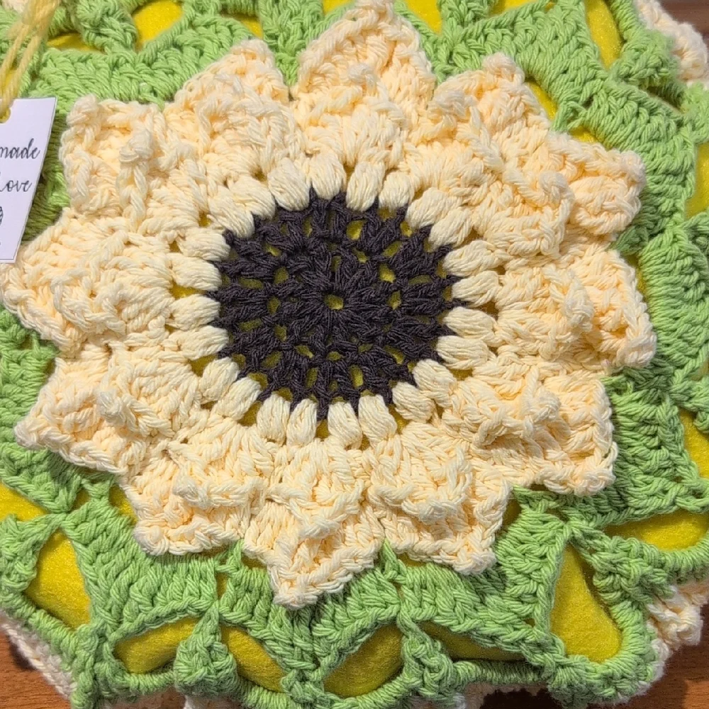 NWOT HANDMADE One Of A Kind - Crochet Sunflower Bag - Green and Yellow - Picture 3 of 7